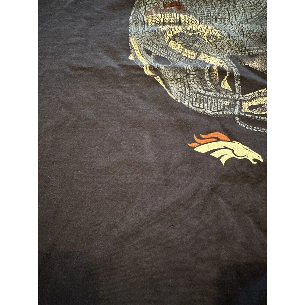 Denver Broncos Tshirt Helmet Logo T Shirt 2010 Blue NFL Football Size Large L - Picture 14 of 15